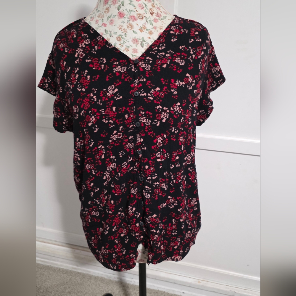 LIZ CLAIRBORNE Floral Black and Red Women's Top 2XL